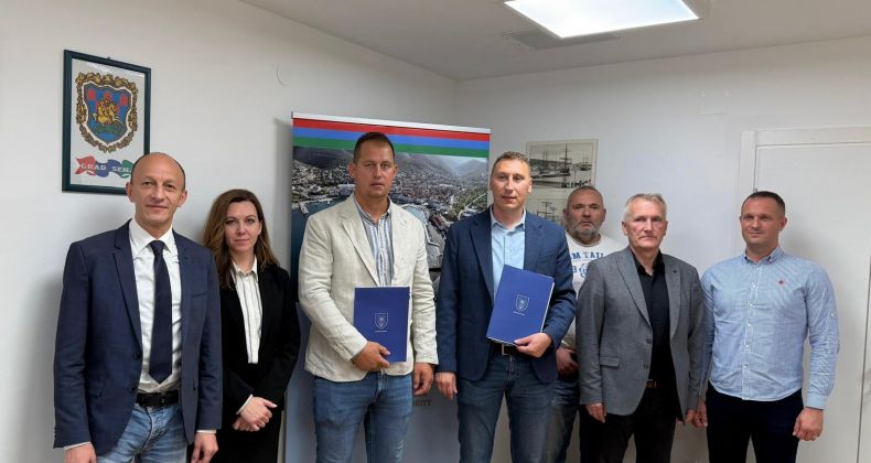 Najbolje iz Like - U Senju potpisan ugovor vrijedan više od milijun eura za sanaciju lukobrana sv. Marija