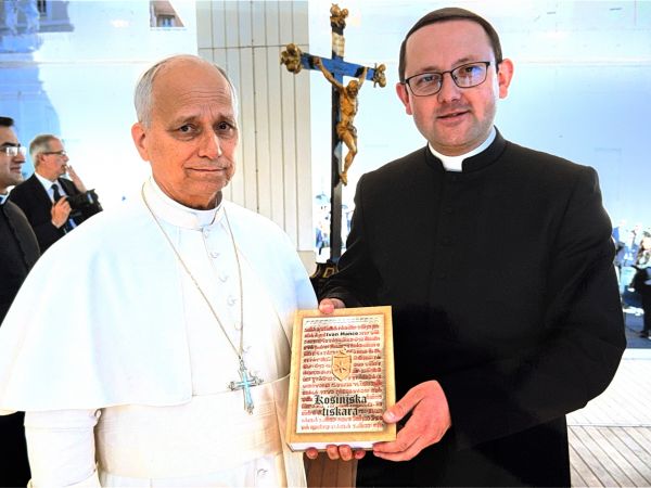 Dar iz Like Svetome Ocu – knjiga Kosinjska tiskara Dar iz Like Svetome Ocu – knjiga Kosinjska tiskara