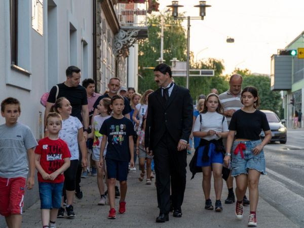 U Gospiću večeras možete krenuti u edukativnu šetnju s Nikolom Teslom U Gospiću večeras možete krenuti u edukativnu šetnju s Nikolom Teslom