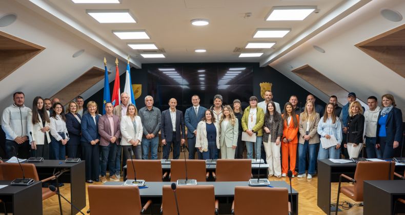 Najbolje iz Like - Ličko-senjska županija zaključila ugovore o dodijeli potpora korisnicima Razvojnog centra