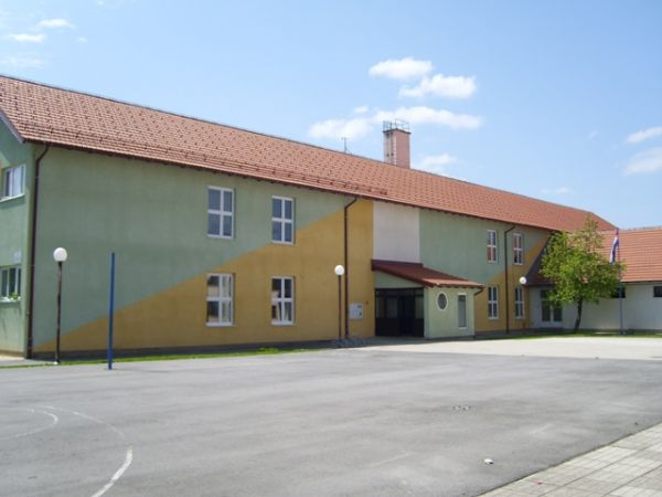 Općina Brinje financira udžbenike i školske materijale učenicima Općina Brinje financira udžbenike i školske materijale učenicima
