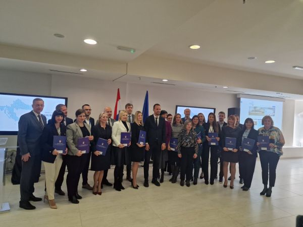 JU RA LSŽ LIRA-i uručen Sporazum o dodjeli bespovratnih sredstava JU RA LSŽ LIRA-i uručen Sporazum o dodjeli bespovratnih sredstava