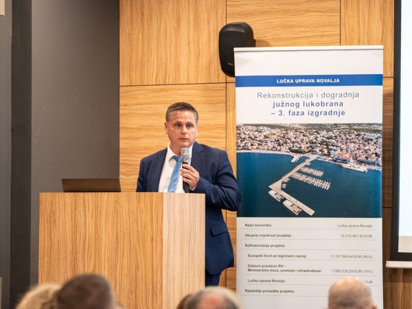 Treća faza dogradnje južnog lukobrana jača pomorsku povezanost otoka Paga