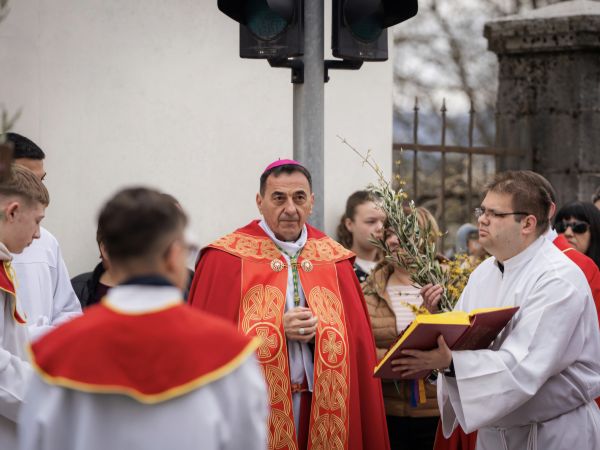 Uskrsna poruka gospićko-senjskog biskupa mons. Marka Mede