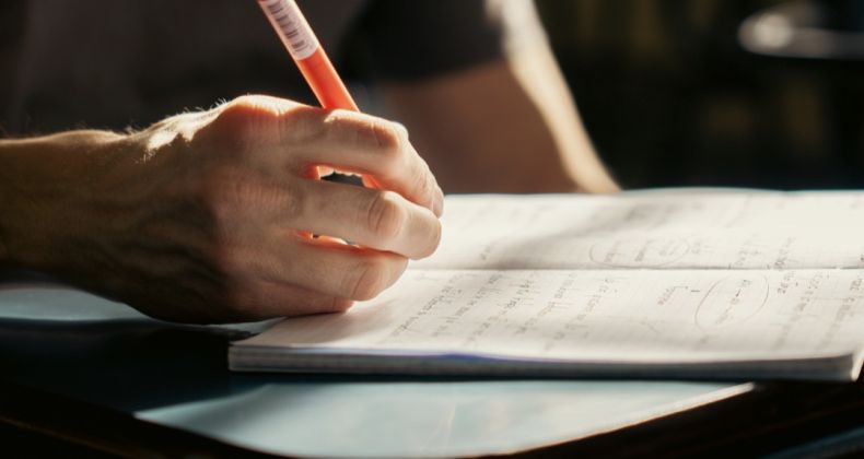 Najbolje iz Like - Jeste li i vi zapeli na “Knjizi sudnjeg dana“? Pitamo maturante iz LSŽ kako je prošao ispit državne mature iz Engleskog