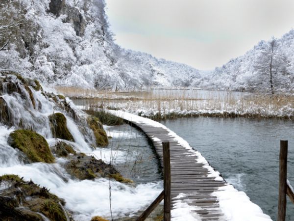 Advent na Plitvičkim jezerima - doživite čaroliju Božića u najljepšem ambijentu