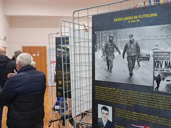 Otvorena izložba “Hrvatska policija u Domovinskom ratu” u Otočcu Otvorena izložba “Hrvatska policija u Domovinskom ratu” u Otočcu