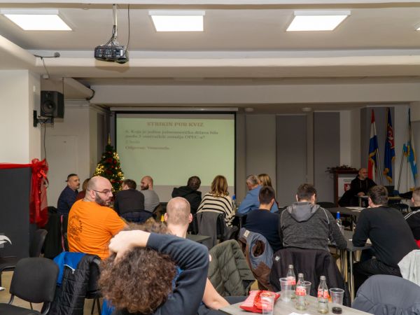 Adventski pub kviz u Gospiću: Tijesna pobjeda za ekipu Lidija Bačić