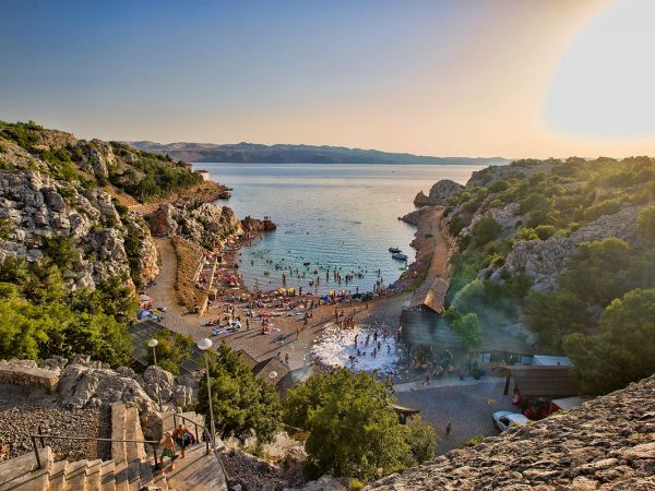 U Karlobagu se 30.05. otvara prva službena plaža za bikere u Hrvatskoj!