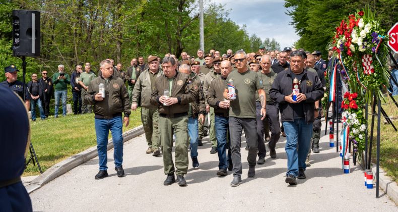 Najbolje iz Like - Sjećanje na heroje Velebita: U Rizvanuši obilježen Dan “Velebitskih junaka”