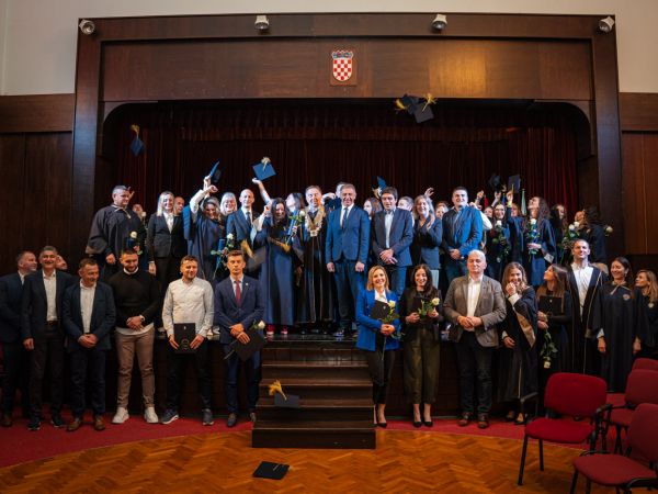 Održana promocija stručnih prvostupnika Veleučilišta “Nikola Tesla“ u Gospiću Održana promocija stručnih prvostupnika Veleučilišta “Nikola Tesla“ u Gospiću