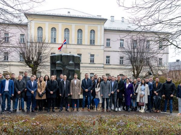 U Gospiću održana sjednica proširenog Predsjedništva Mladeži HDZ-a