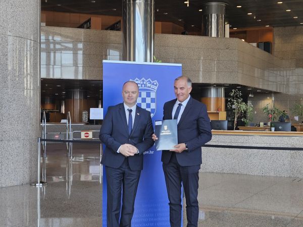 Općini Lovinac financijska potpora za edukativne, kulturne i sportske aktivnosti Općini Lovinac financijska potpora za edukativne, kulturne i sportske aktivnosti