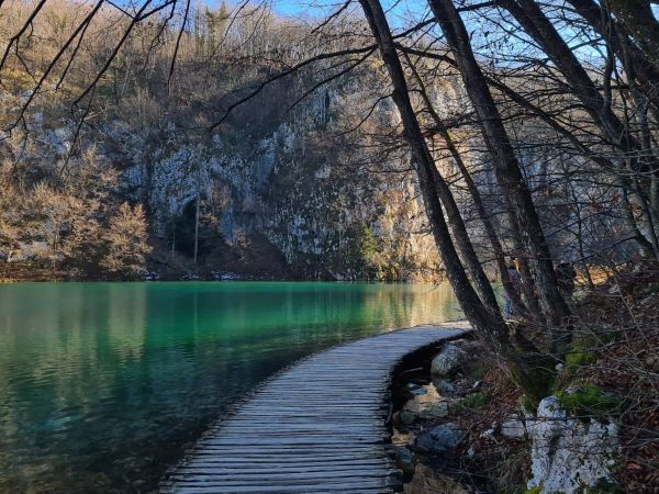 Plitvička jezera: netaknuta priroda u svojoj punoj ljepoti Plitvička jezera: netaknuta priroda u svojoj punoj ljepoti