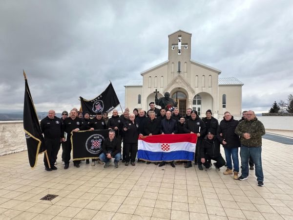 Ispred Crkve hrvatskih mučenika u Udbini postavljena dva spomen kamena u čast poginulim, nestalim i umrlim pripadnicima hrvatskih obrambenih snaga