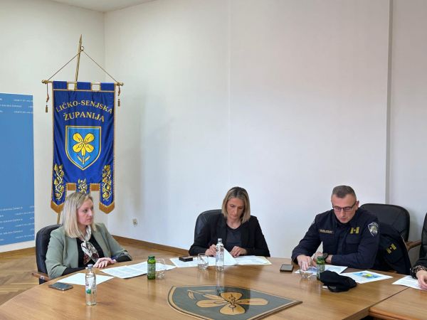 Održana sjednica Vijeća za prevenciju kriminaliteta Ličko-senjske županije Održana sjednica Vijeća za prevenciju kriminaliteta Ličko-senjske županije