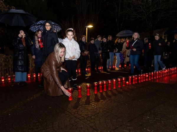 U Gospiću obilježen Dan sjećanja na žrtve Domovinskog rata te žrtvu Vukovara i Škabrnje