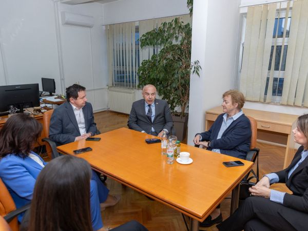 Ministar Alen Ružić obišao Dom za starije osobe Ličko-senjske županije