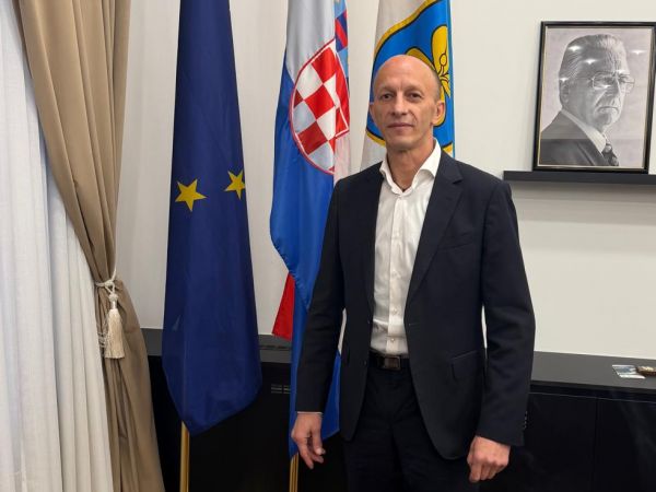 Ličko-senjski župan o incidentu u Novalji:“Ostao sam zatečen događajem na koji nisam mogao utjecati, niti sam u istome sudjelovao bilo kojim svojim postupkom”