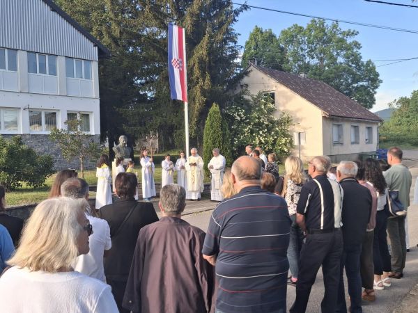 Lovinac dostojanstveno obilježio Dan državnosti Republike Hrvatske