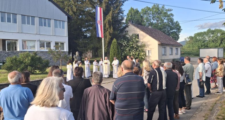Najbolje iz Like - Lovinac dostojanstveno obilježio Dan državnosti Republike Hrvatske