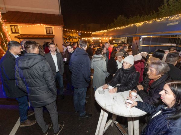 Grad Gospić objavio je Javni poziv ugostiteljima za sudjelovanje u manifestaciji “Advent u srcu Like – Gospiću”