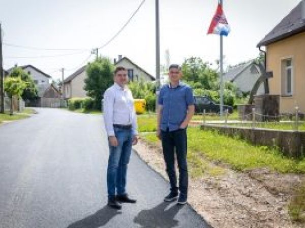 Sredstvima Vlade RH započeli radovi na sanaciji cesta na području Gospića Sredstvima Vlade RH započeli radovi na sanaciji cesta na području Gospića