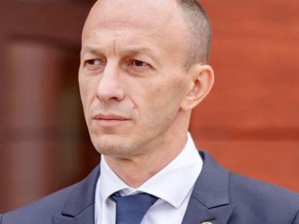 Ličko-senjskoj županiji za potrebe Domova zdravlja u Otočcu, Senju i Korenici od Ministarstva zdravstva dodijeljeno dodatnih 463.000 eura Ličko-senjskoj županiji za potrebe Domova zdravlja u Otočcu, Senju i Korenici od Ministarstva zdravstva dodijeljeno dodatnih 463.000 eura