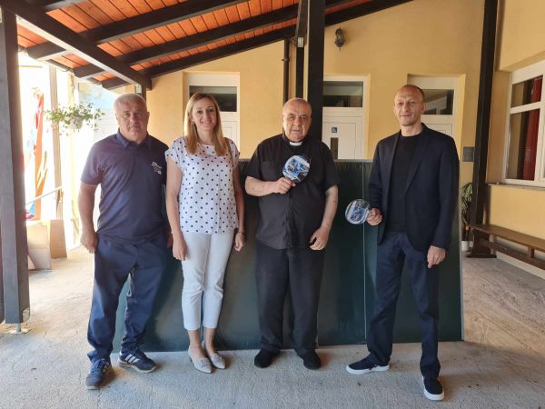 Donacija Pastoralnom centru Župe sv. Josipa u Ličkom Osiku Donacija Pastoralnom centru Župe sv. Josipa u Ličkom Osiku