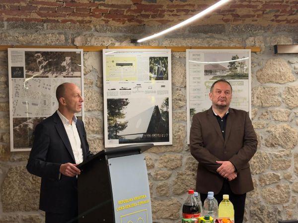 U Gospiću otvorena izložba povodom 100. obljetnice dovršetka izgradnje Ličke pruge U Gospiću otvorena izložba povodom 100. obljetnice dovršetka izgradnje Ličke pruge