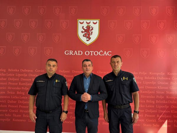 Grad Otočac i policija koordiniraju nove mjere za veću sigurnost prometa