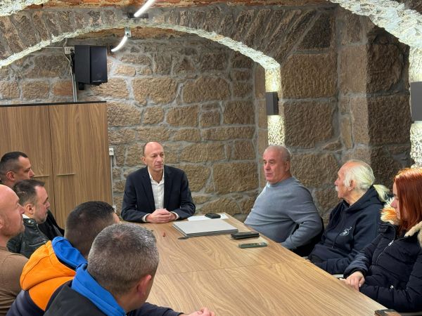 Uručeni čekovi za nabavu sportske opreme sportskim udrugama i savezima s područja Ličko-senjske županije