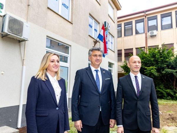 Plenković i Petry iz Gospića: Nastavljamo s razvojem Ličko-senjske županije