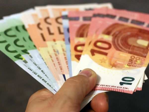Dvostruko veći porast cijena u 2025. čeka nas u odnosu na porast plaća Dvostruko veći porast cijena u 2025. čeka nas u odnosu na porast plaća