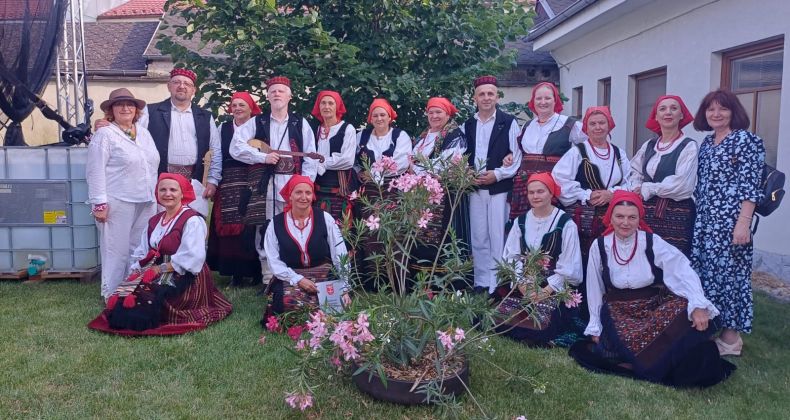 Najbolje iz Like - Gospićki folkloraši predstavili izvornu ličku tradiciju u Slovačkoj