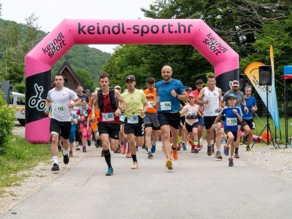 Veliki interes za SKY BOŠT - čak 45 skyrunnera trčat će 30 km od Karlobaga do Oštarija!