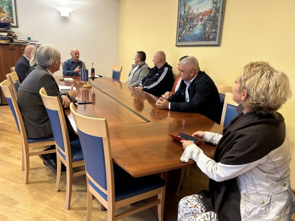 Dobrovoljni darivatelji krvi na prijemu kod gradonačelnika Starčevića Dobrovoljni darivatelji krvi na prijemu kod gradonačelnika Starčevića