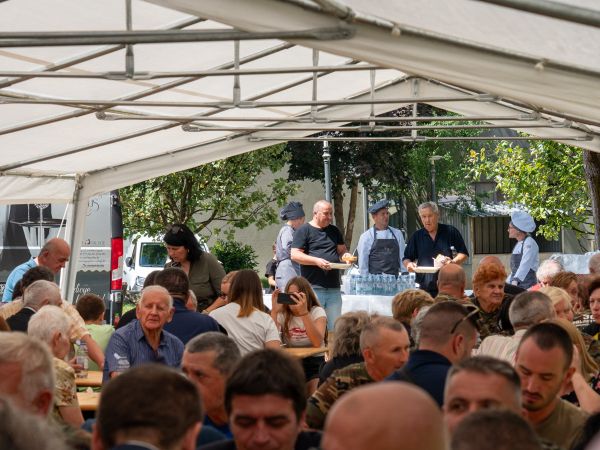 Tko je sve bio u Parku Kolakovac? Provjerite u našoj fotogaleriji! Tko je sve bio u Parku Kolakovac? Provjerite u našoj fotogaleriji!