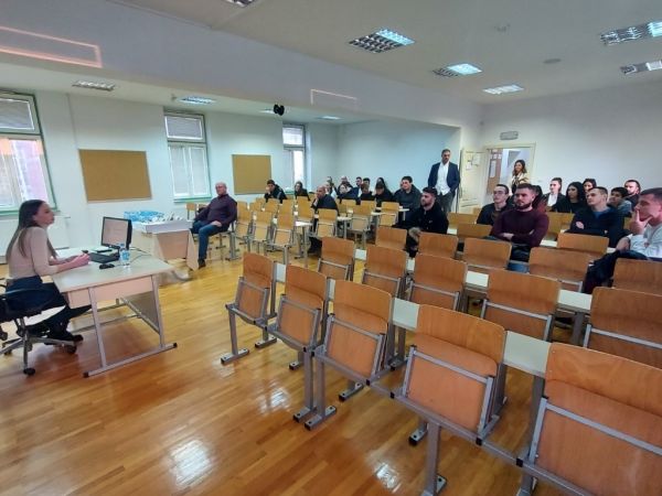 Održano prvo predavanje u sklopu projekta „Mogućnosti karijere u turizmu u Lici II“ Održano prvo predavanje u sklopu projekta „Mogućnosti karijere u turizmu u Lici II“