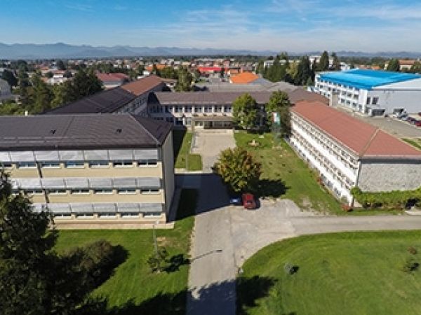 Obavijest: Pristup Osnovnoj školi dr. Jure Turića i dvorani isključivo iz Ulice Miroslava Kraljevića Obavijest: Pristup Osnovnoj školi dr. Jure Turića i dvorani isključivo iz Ulice Miroslava Kraljevića