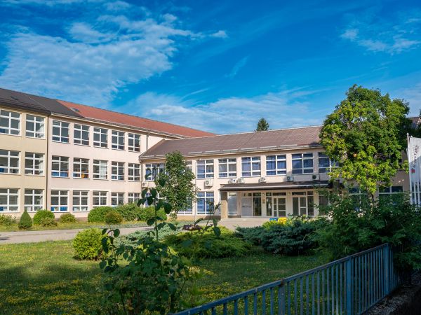 Učenicima OŠ dr. Jure Turića osigurani besplatni udžbenici za novu školsku godinu