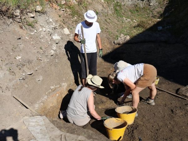 Završena 10. sezona arheološkog istraživanja starog grada Otočca Završena 10. sezona arheološkog istraživanja starog grada Otočca