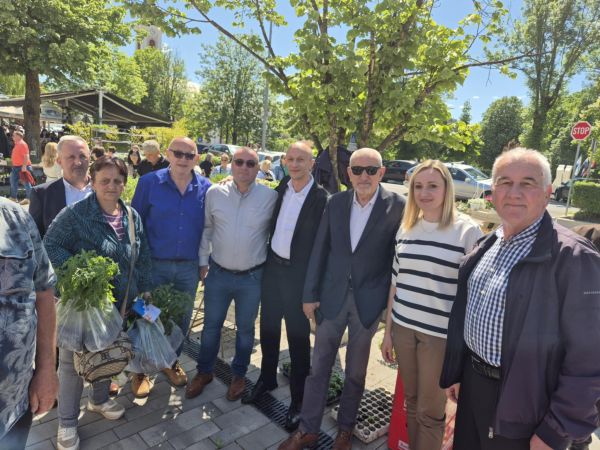 Završni predizborni tjedan: veliki broj ljudi i snažna podrška na druženju s kandidatima HDZ-a u Otočcu