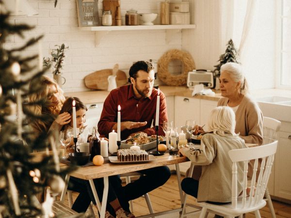 Lički običaji, tradicija i blagdansko zajedništvo na Badnji Dan Lički običaji, tradicija i blagdansko zajedništvo na Badnji Dan