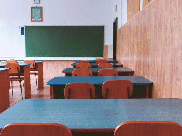Ministarstvo usvojilo Protokol o kontroli ulaska i izlaska u školskim ustanovama Ministarstvo usvojilo Protokol o kontroli ulaska i izlaska u školskim ustanovama