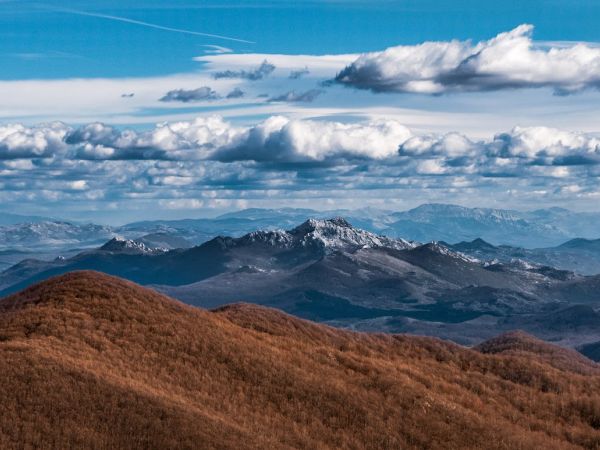 Ličke narodne legende - Donosimo neke od priča koje se prenose generacijama Ličke narodne legende - Donosimo neke od priča koje se prenose generacijama