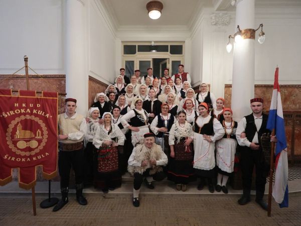 HKUD “Široka Kula” uspješno sudjelovao na međunarodnom Festivalu folklora u Beču HKUD “Široka Kula” uspješno sudjelovao na međunarodnom Festivalu folklora u Beču