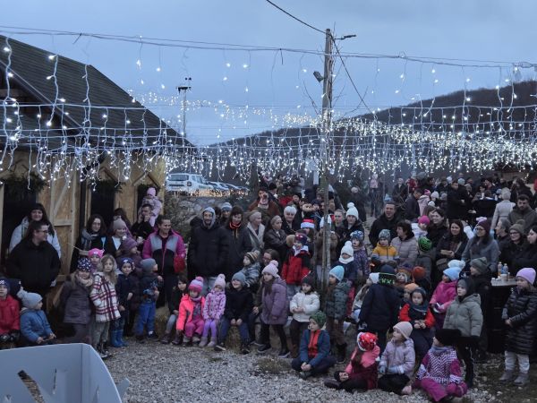 Uspješno završena božićna čarolija na Grabovači Uspješno završena božićna čarolija na Grabovači