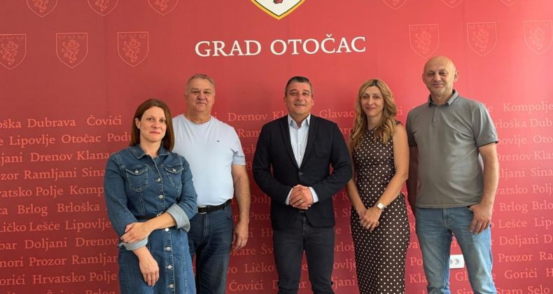 Najbolje iz Like - U Otočcu predstavljen projekt Posjetiteljskog centra Domovinskog rata i vojne povijesti Gacke