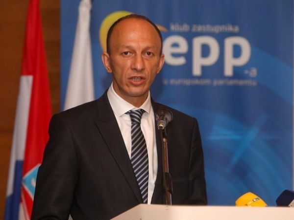 Ličko-senjska županija raspisala Javni poziv za sufinanciranje izrade dokumentacije za energetsku obnovu obiteljskih kuća na području županije Ličko-senjska županija raspisala Javni poziv za sufinanciranje izrade dokumentacije za energetsku obnovu obiteljskih kuća na području županije